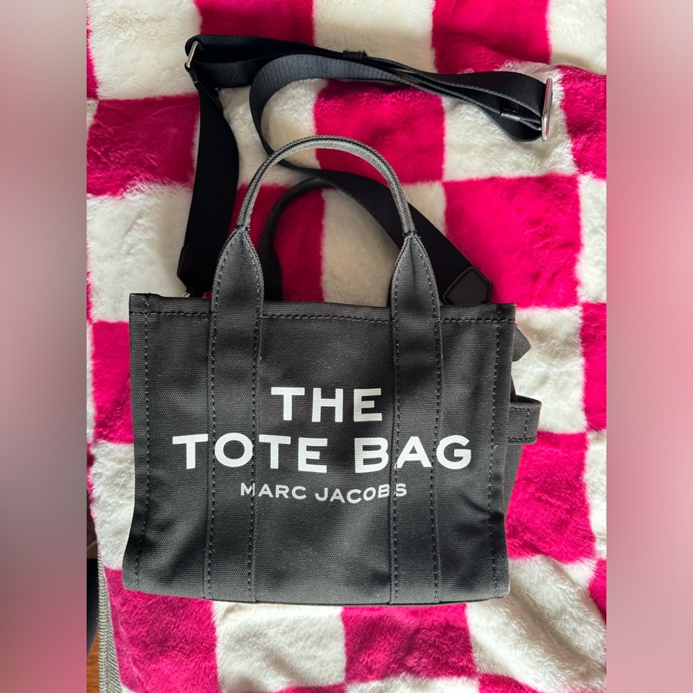 Marc Jacobs The Tote Bag